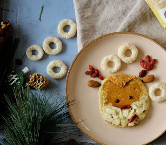 Reindeer Fruit Pancakes &ndash; Holle